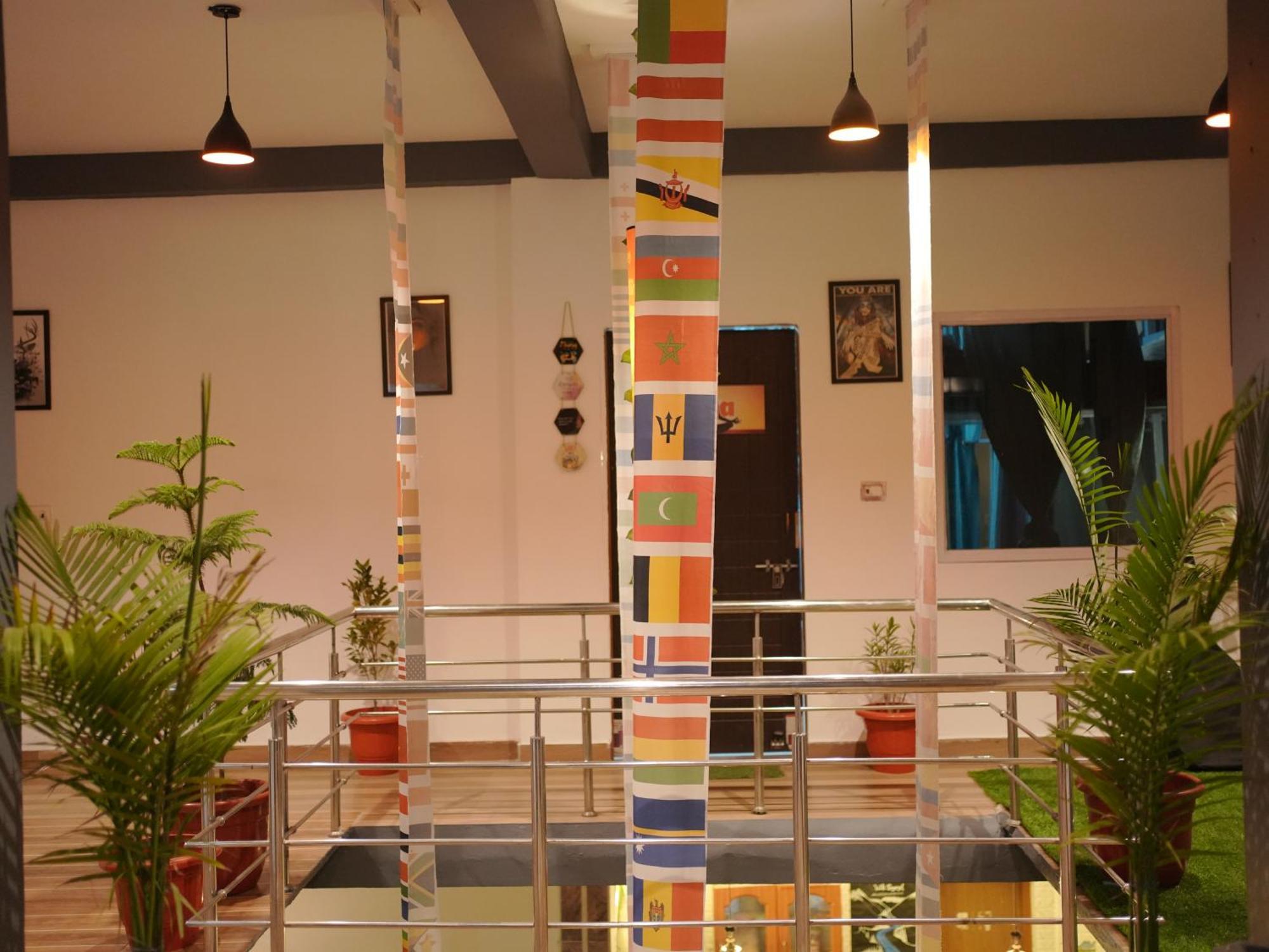 Skyard Rishikesh, Laxman Jhula Hostel Bagian luar foto