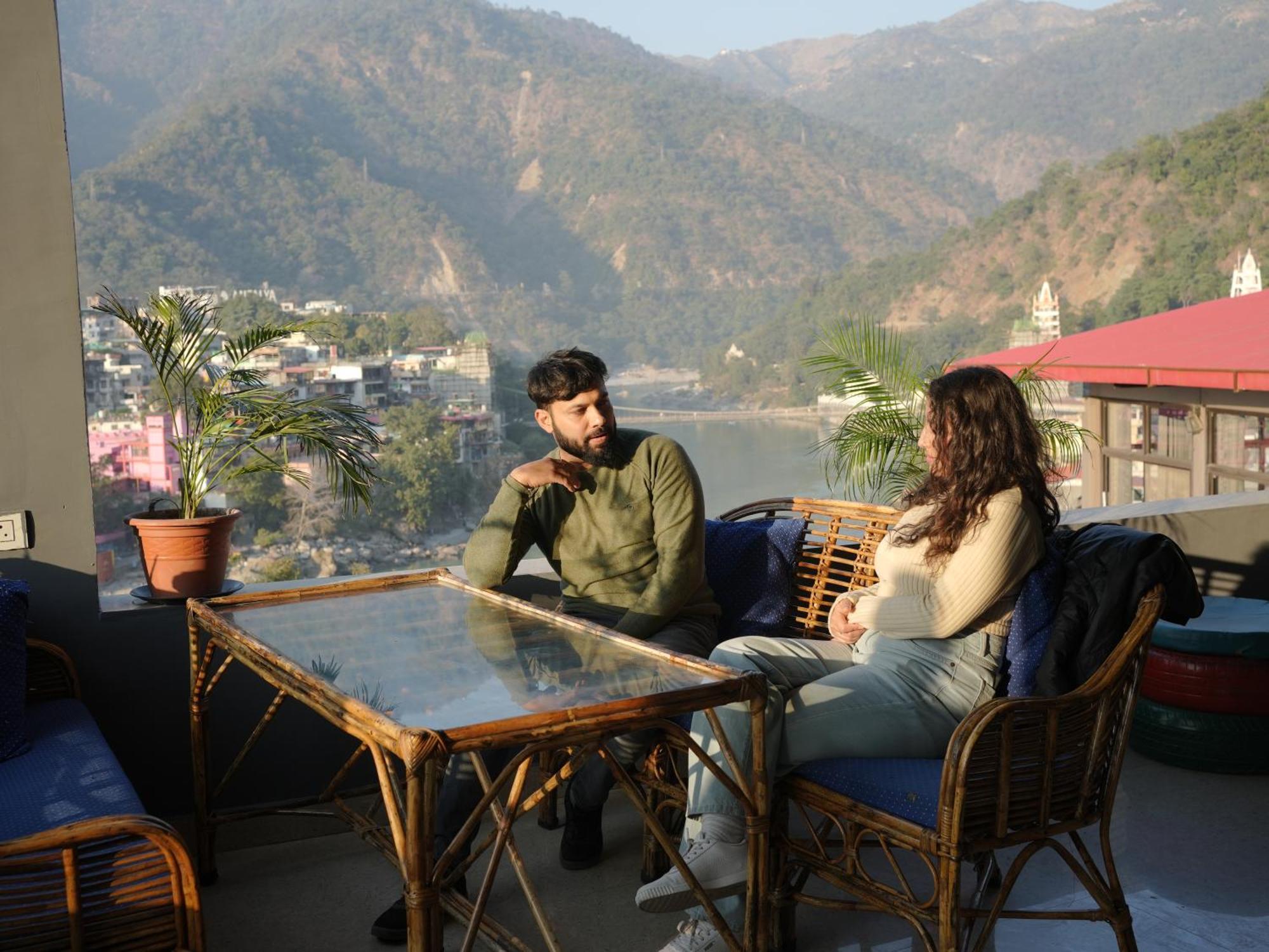 Skyard Rishikesh, Laxman Jhula Hostel Bagian luar foto