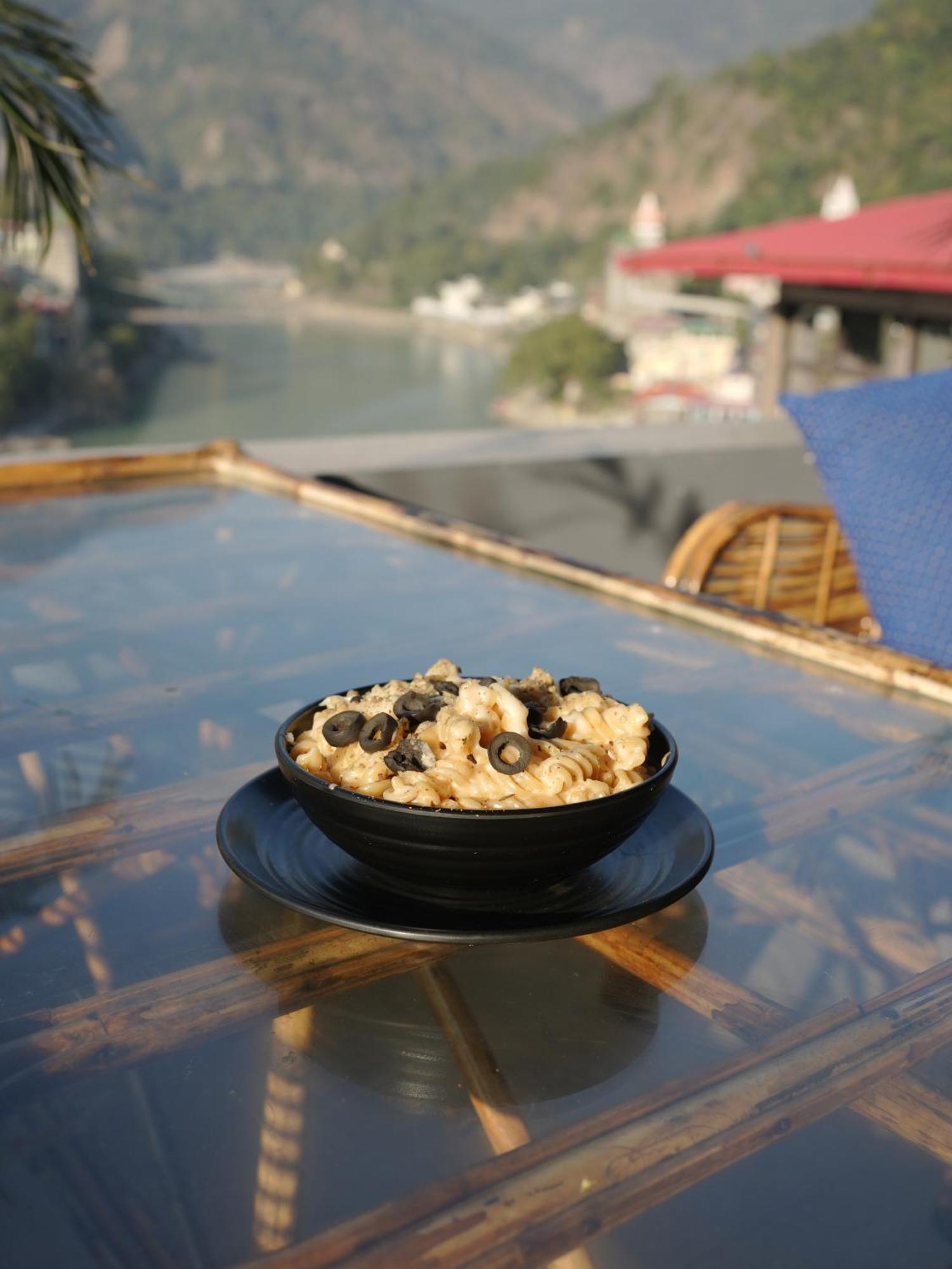 Skyard Rishikesh, Laxman Jhula Hostel Bagian luar foto