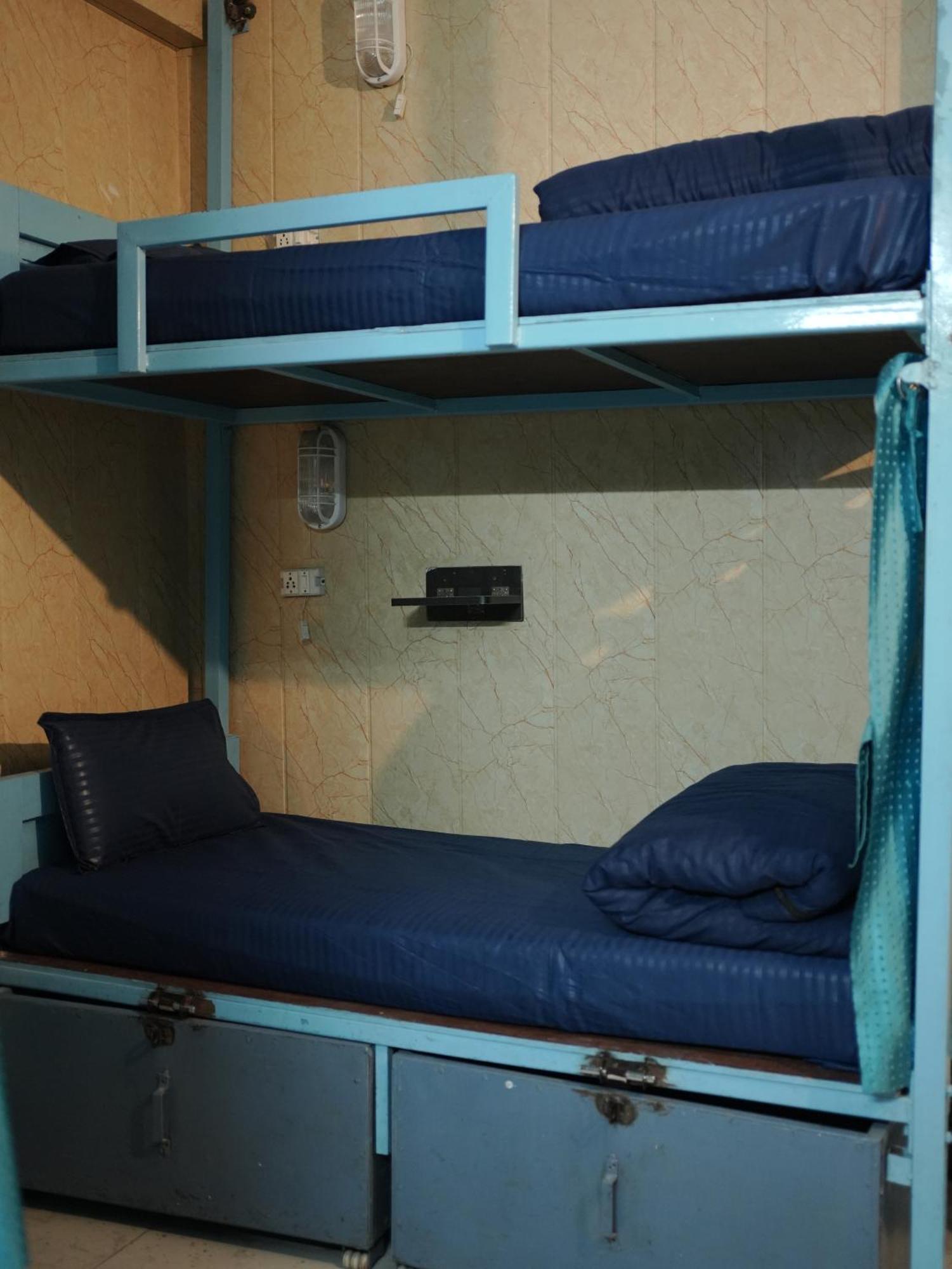 Skyard Rishikesh, Laxman Jhula Hostel Bagian luar foto