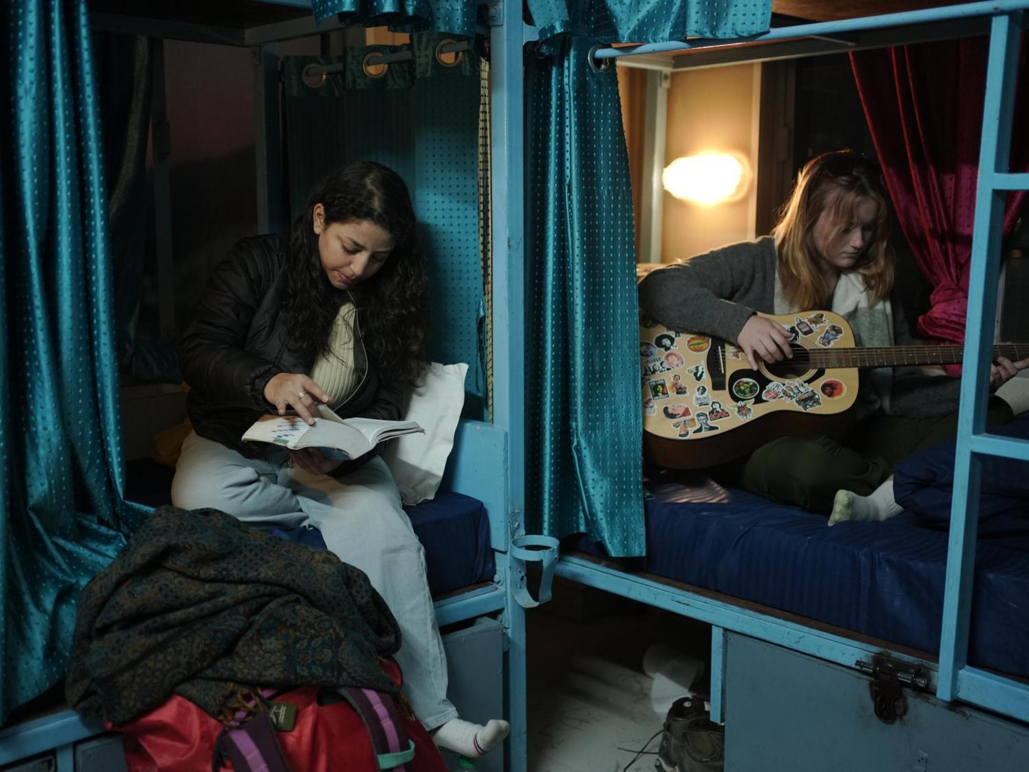Skyard Rishikesh, Laxman Jhula Hostel Bagian luar foto