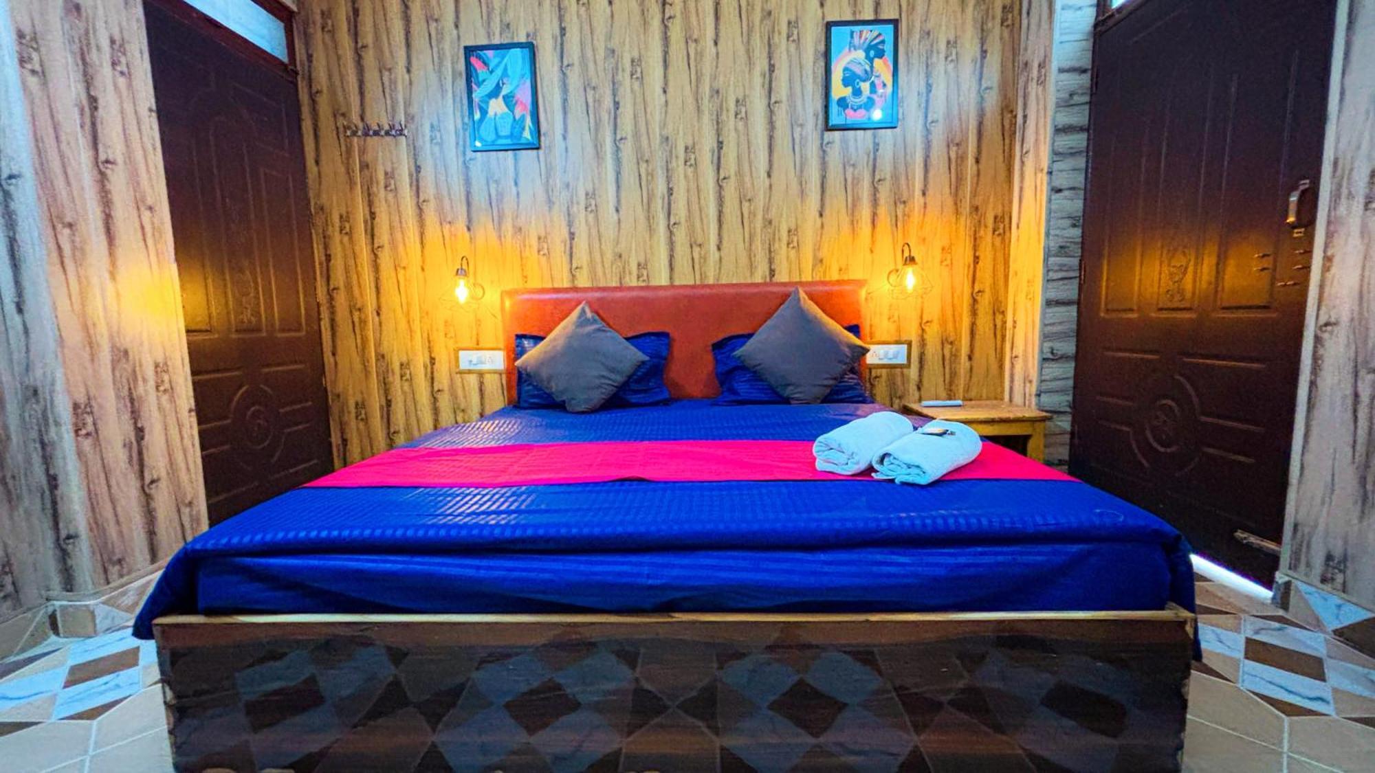 Skyard Rishikesh, Laxman Jhula Hostel Bagian luar foto