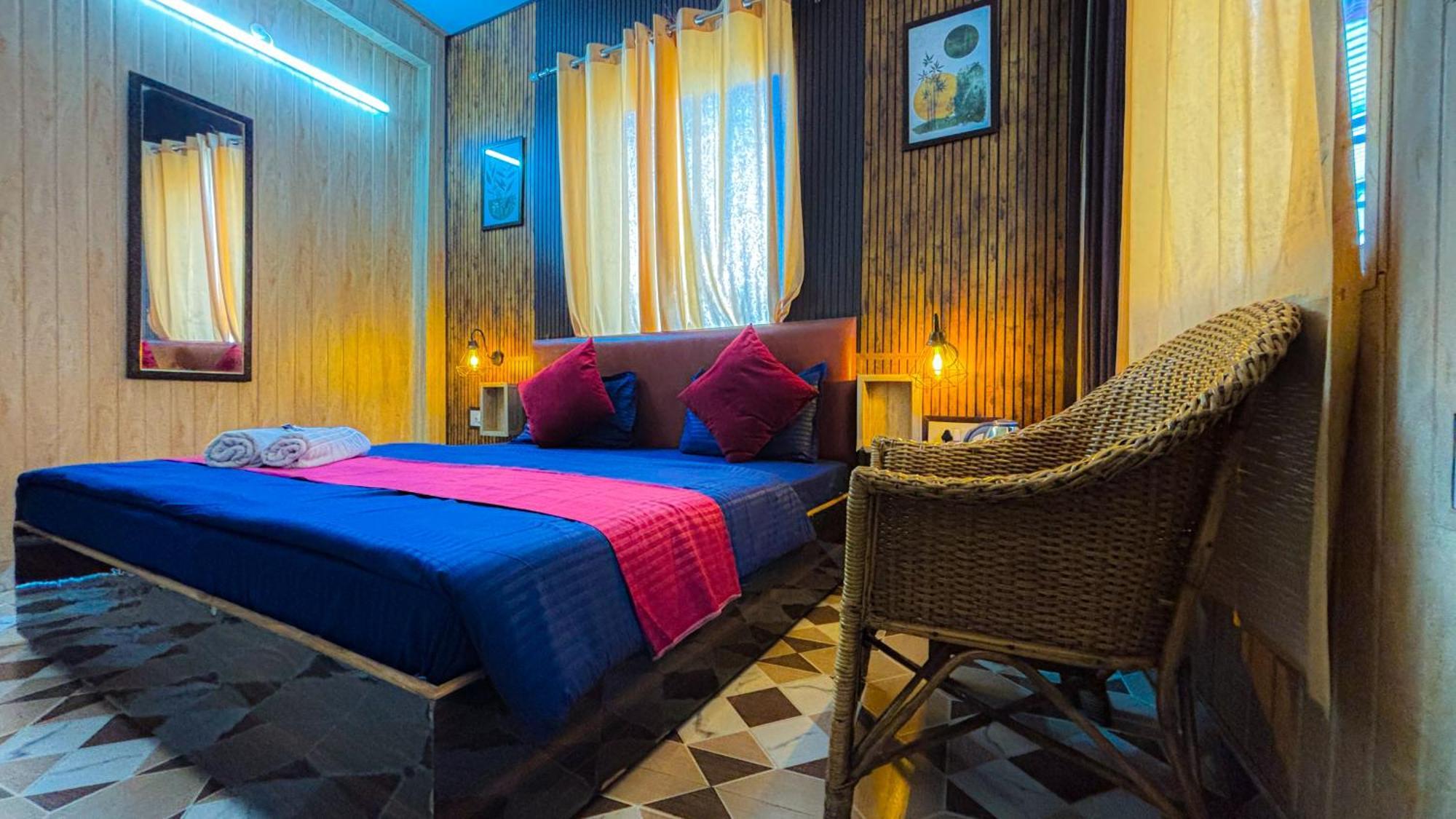 Skyard Rishikesh, Laxman Jhula Hostel Bagian luar foto