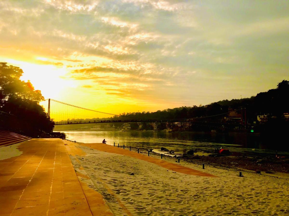 Skyard Rishikesh, Laxman Jhula Hostel Bagian luar foto